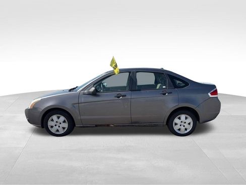 Used 2011 Ford Focus S FWD image 4