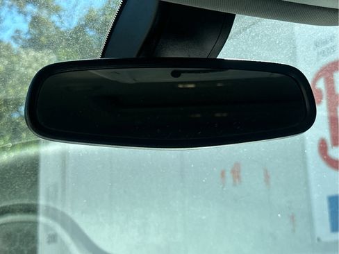 Used 2020 Buick Enclave Essence image 39