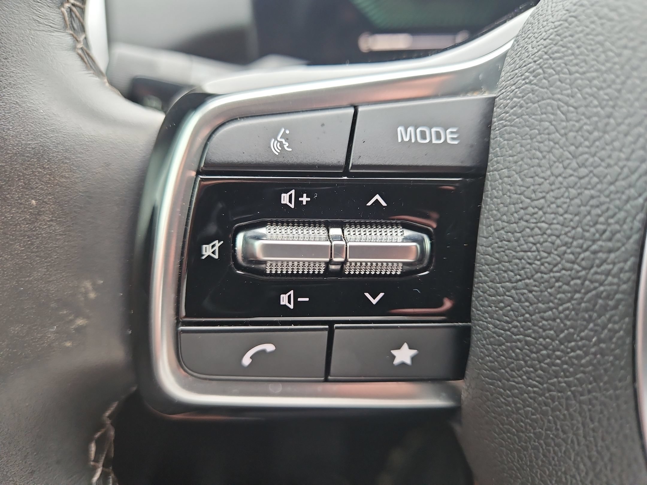 Used 2025 Kia Sorento S w/ Panoramic Sunroof Package FWD image 28