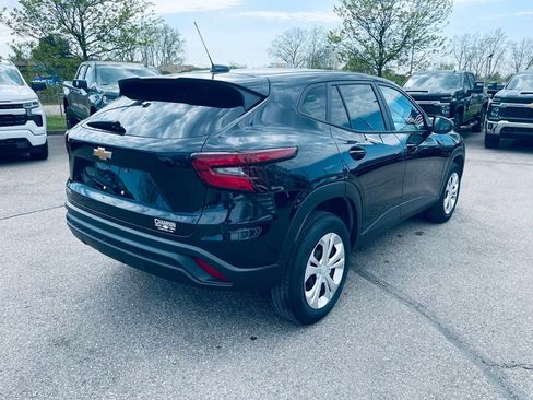 Used 2024 Chevrolet Trax LS FWD image 5
