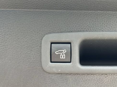 Used 2026 Toyota Sienna XLE FWD image 42