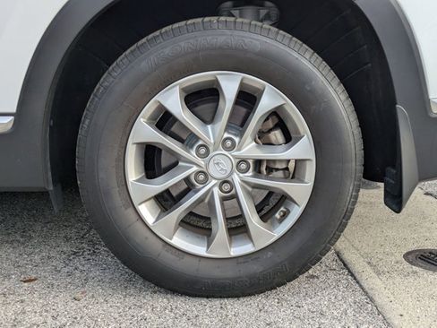 Used 2019 Hyundai Santa Fe SE image 15