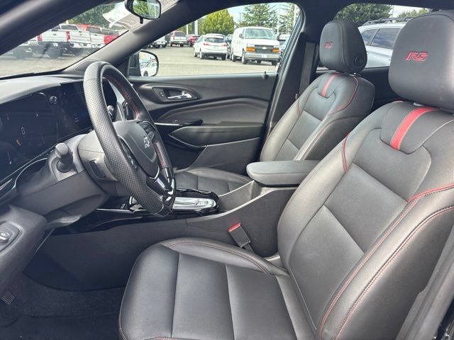 Used 2024 Chevrolet Trax RS w/ Sunroof Package FWD image 9