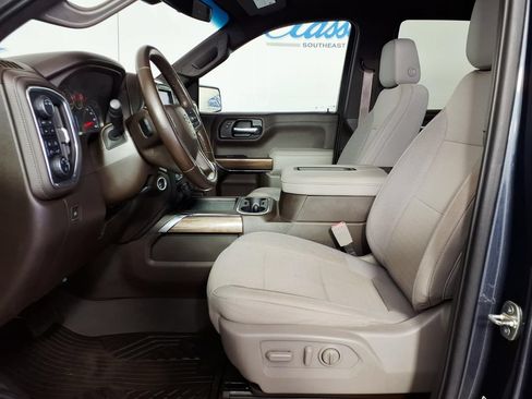 Used 2021 Chevrolet Silverado 1500 LT Trail Boss w/ Bed Protection Package AWD/4WD image 8