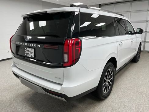 Used 2025 Ford Expedition Max Platinum AWD/4WD image 9