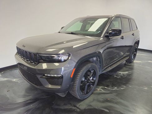 Used 2024 Jeep Grand Cherokee Limited w/ Luxury Tech Group II AWD/4WD image 19