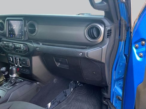 Used 2023 Jeep Gladiator Sport AWD/4WD image 19
