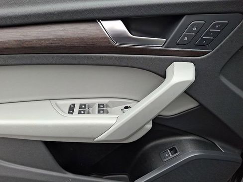 Used 2023 Audi Q5 2.0T Premium w/ Convenience Package image 12