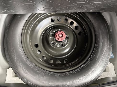 Certified 2025 Toyota RAV4 LE AWD/4WD image 36