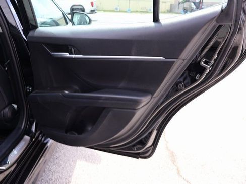 Used 2024 Toyota Camry SE image 13