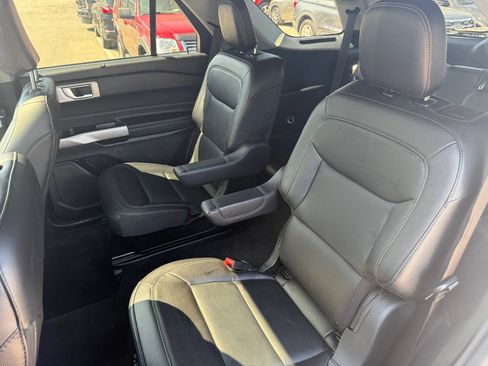 Used 2024 Ford Explorer Limited w/ Limited Technology Package AWD/4WD image 37