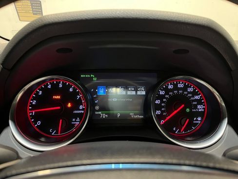 Used 2018 Toyota Camry XSE FWD image 5
