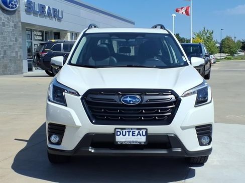 Used 2023 Subaru Forester Limited AWD/4WD image 2