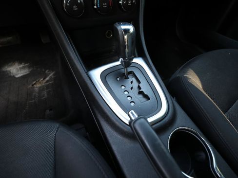 Used 2013 Dodge Avenger SE FWD image 16