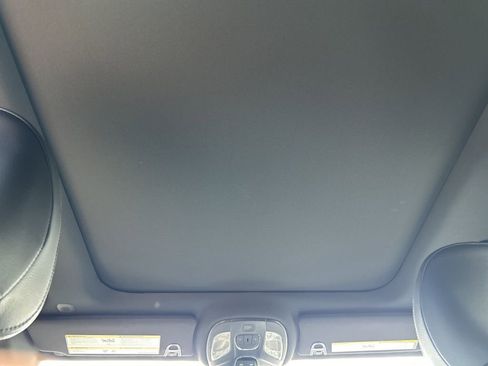 New 2025 Jeep Compass Latitude w/ Sun & Sound Group image 18