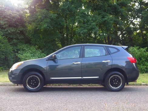 Used 2012 Nissan Rogue S AWD/4WD image 2
