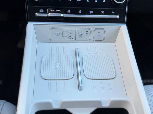 Used 2024 Hyundai Santa Fe Limited image 16