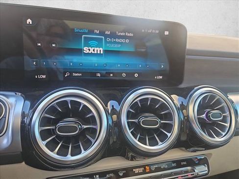 Used 2022 Mercedes-Benz GLB 250 4MATIC image 13