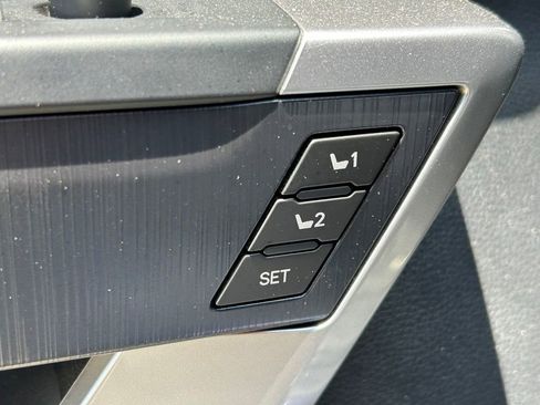 Used 2023 Toyota Tundra Platinum AWD/4WD image 25