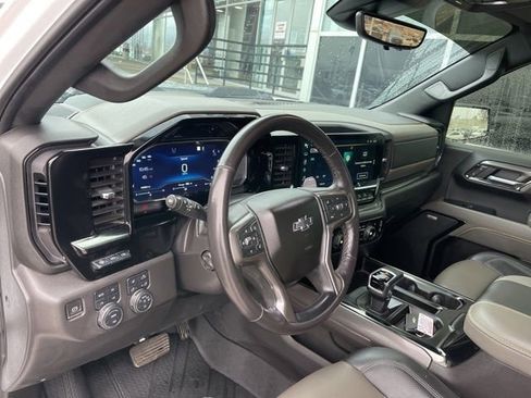 Used 2023 Chevrolet Silverado 1500 ZR2 w/ Technology Package image 8