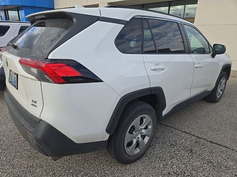 Used 2019 Toyota RAV4 LE image 6