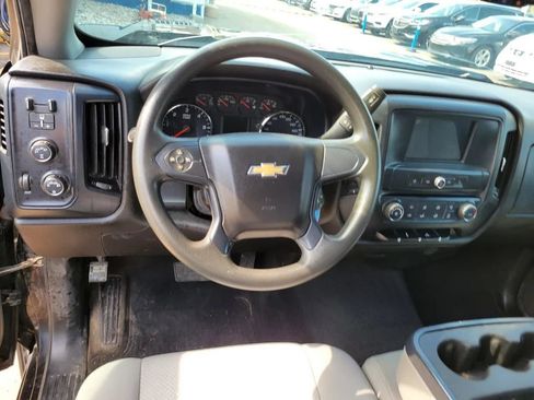 Used 2018 Chevrolet Silverado 1500 Custom w/ Custom Convenience Package AWD/4WD image 6