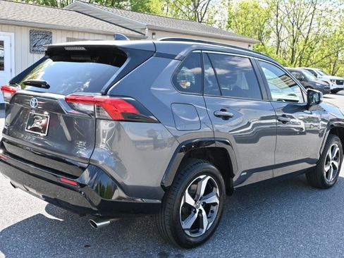Used 2021 Toyota RAV4 SE w/ Weather & Moonroof Package AWD/4WD image 11