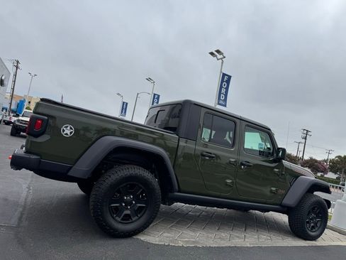 Used 2022 Jeep Gladiator Mojave AWD/4WD image 2