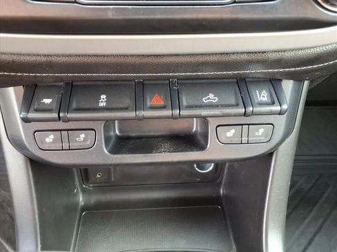 Used 2015 GMC Canyon SLT w/ Driver Alert Package image 10