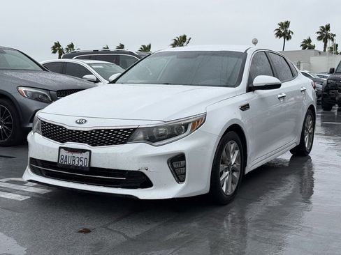 Used 2018 Kia Optima S image 1