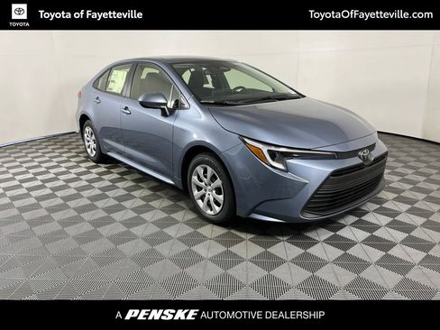 Used 2026 Toyota Corolla LE FWD image 6