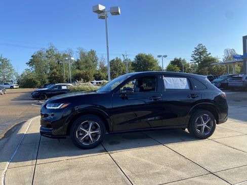 Used 2023 Honda HR-V EX-L image 6