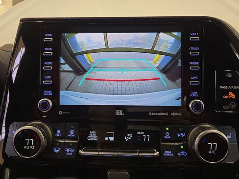 Used 2022 Toyota Highlander XSE image 26