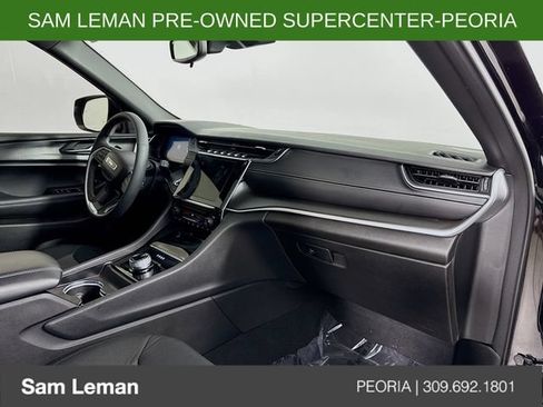 Used 2024 Jeep Grand Cherokee L Laredo RWD image 29