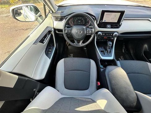Used 2025 Toyota RAV4 XLE w/ Convenience Package image 11