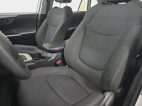 Used 2024 Toyota RAV4 LE FWD image 17