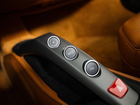 Used 2018 Ferrari 488 Spider image 18