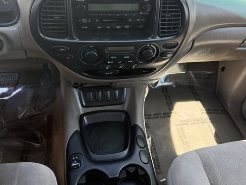 Used 2005 Toyota Sequoia SR5 RWD image 18
