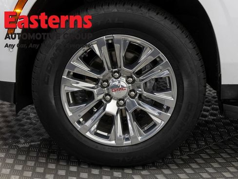 Used 2025 GMC Yukon XL Denali AWD/4WD image 37
