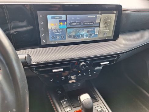 Used 2025 Nissan Kicks SR w/ SR Premium Package FWD image 12