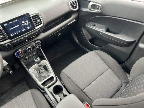 New 2026 Hyundai Venue SE image 15