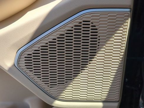 Used 2022 Jeep Grand Cherokee Limited image 19