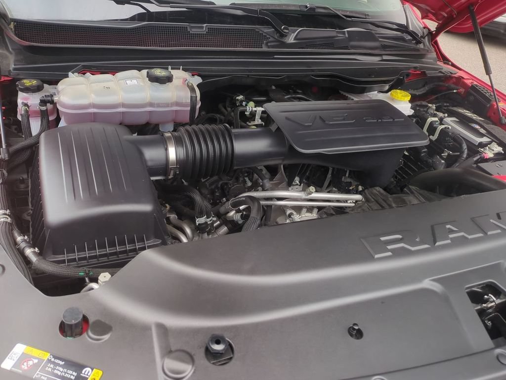 Used 2025 RAM 1500 Big Horn AWD/4WD image 30