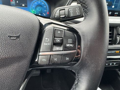 Used 2025 Ford Escape Platinum image 17