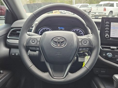 Used 2022 Toyota Camry SE image 14