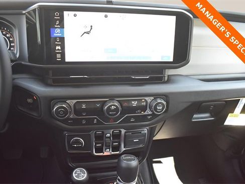 New 2025 Jeep Gladiator Sport image 16