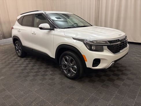 Certified 2024 Kia Seltos S image 3