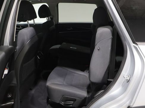 Used 2018 Kia Sorento LX AWD/4WD image 17