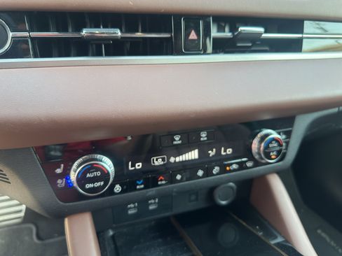 Used 2025 Mitsubishi Outlander SEL AWD/4WD image 29