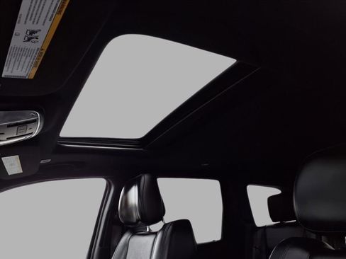 Used 2020 Jeep Grand Cherokee Limited image 23